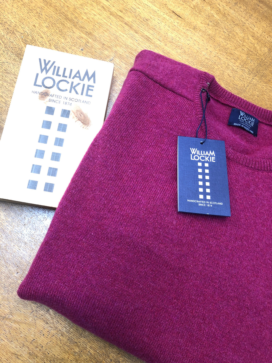 William Lockie Gents Leven Crew 100% pure Geelong Lambswool