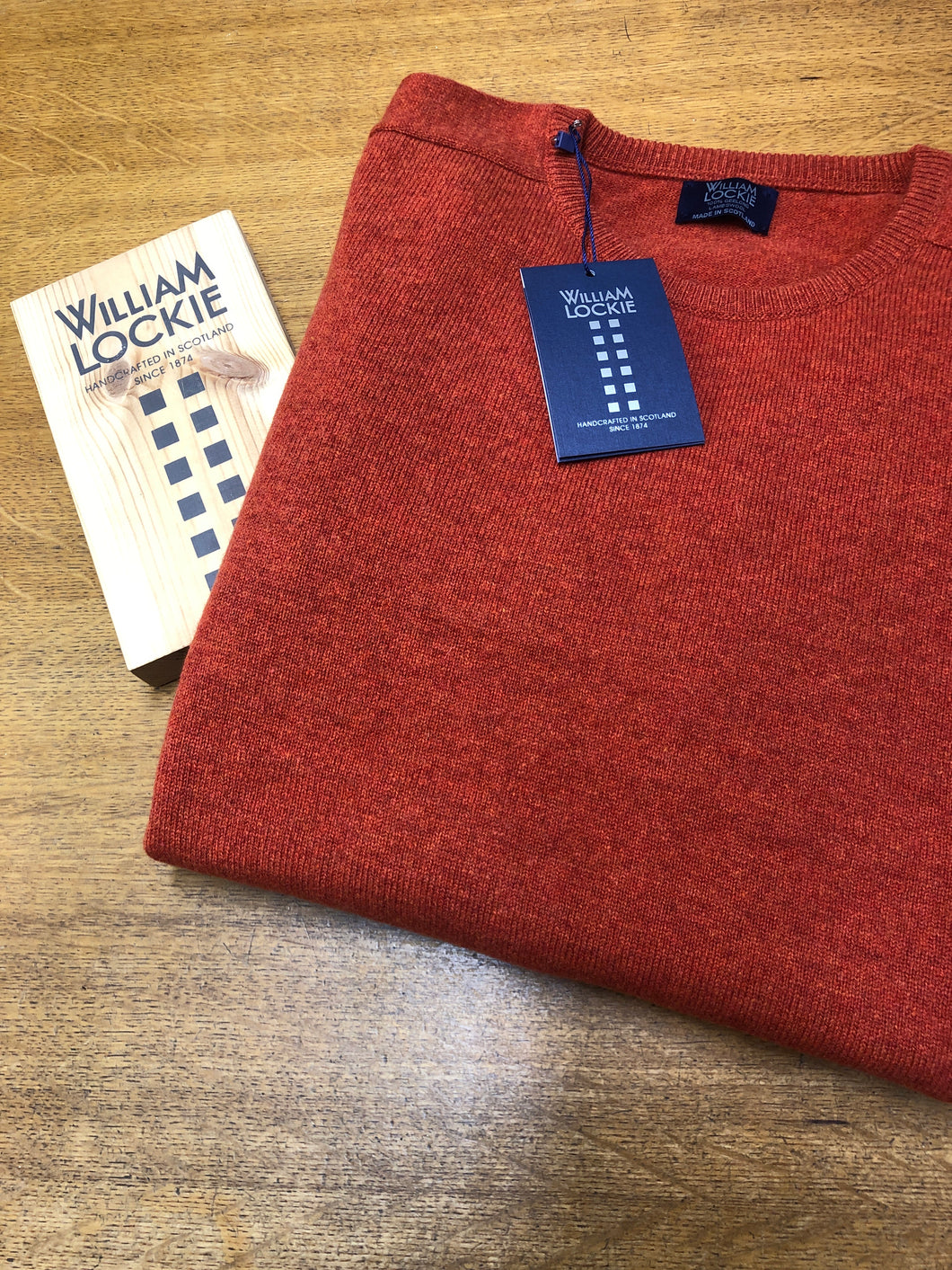 William Lockie Gents Leven Crew 100% pure Geelong Lambswool