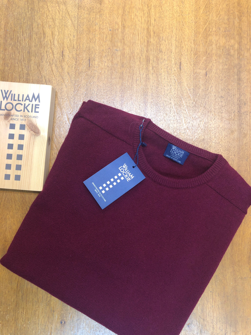 William Lockie Gents Leven Crew 100% pure Geelong Lambswool