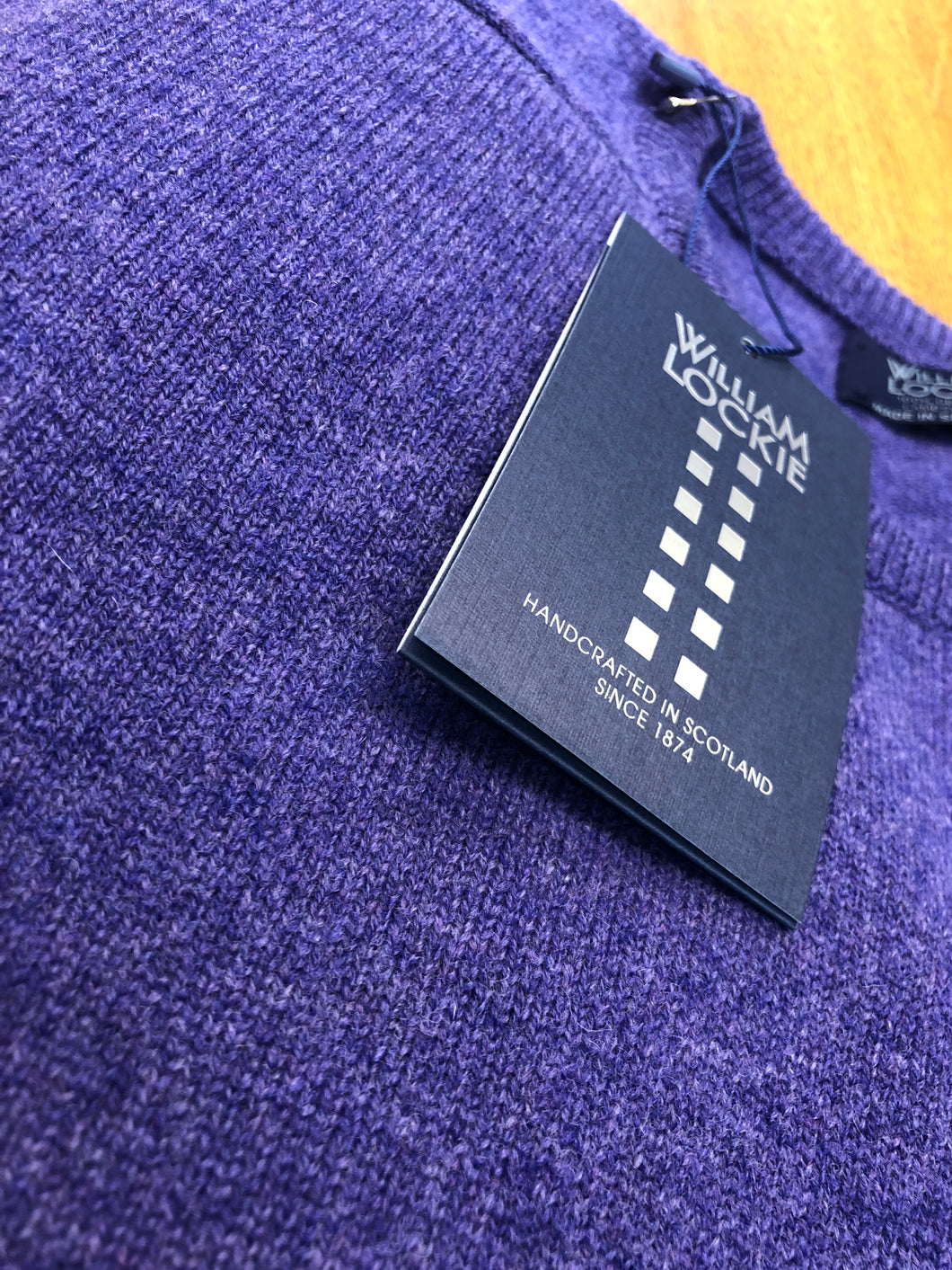 William Lockie Gents Leven Crew 100% pure Geelong Lambswool