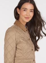 Load image into Gallery viewer, Barbour Ladies Deveron Quilt
