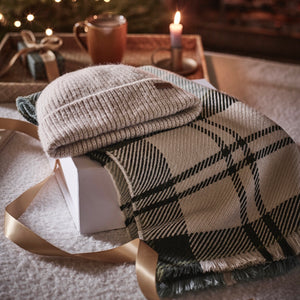 Barbour Ladies Pendle hat and scarf gift set