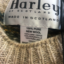 Load image into Gallery viewer, Ladies Harley Of Scotland FairIsle in pure new wool
