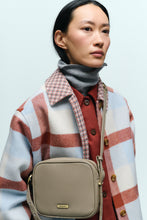 Load image into Gallery viewer, Barbour ladies Robyn over shirt
