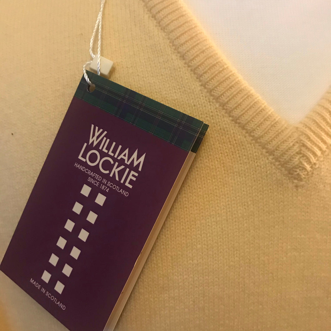 William Lockie lambswool V neck in Solar