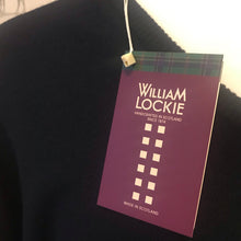 Load image into Gallery viewer, William Lockie lambswool V neck in Navy
