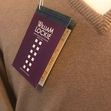 Load image into Gallery viewer, William Lockie lambswool V neck in Camel
