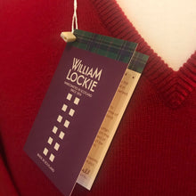 Load image into Gallery viewer, William Lockie lambswool V neck in Chianti

